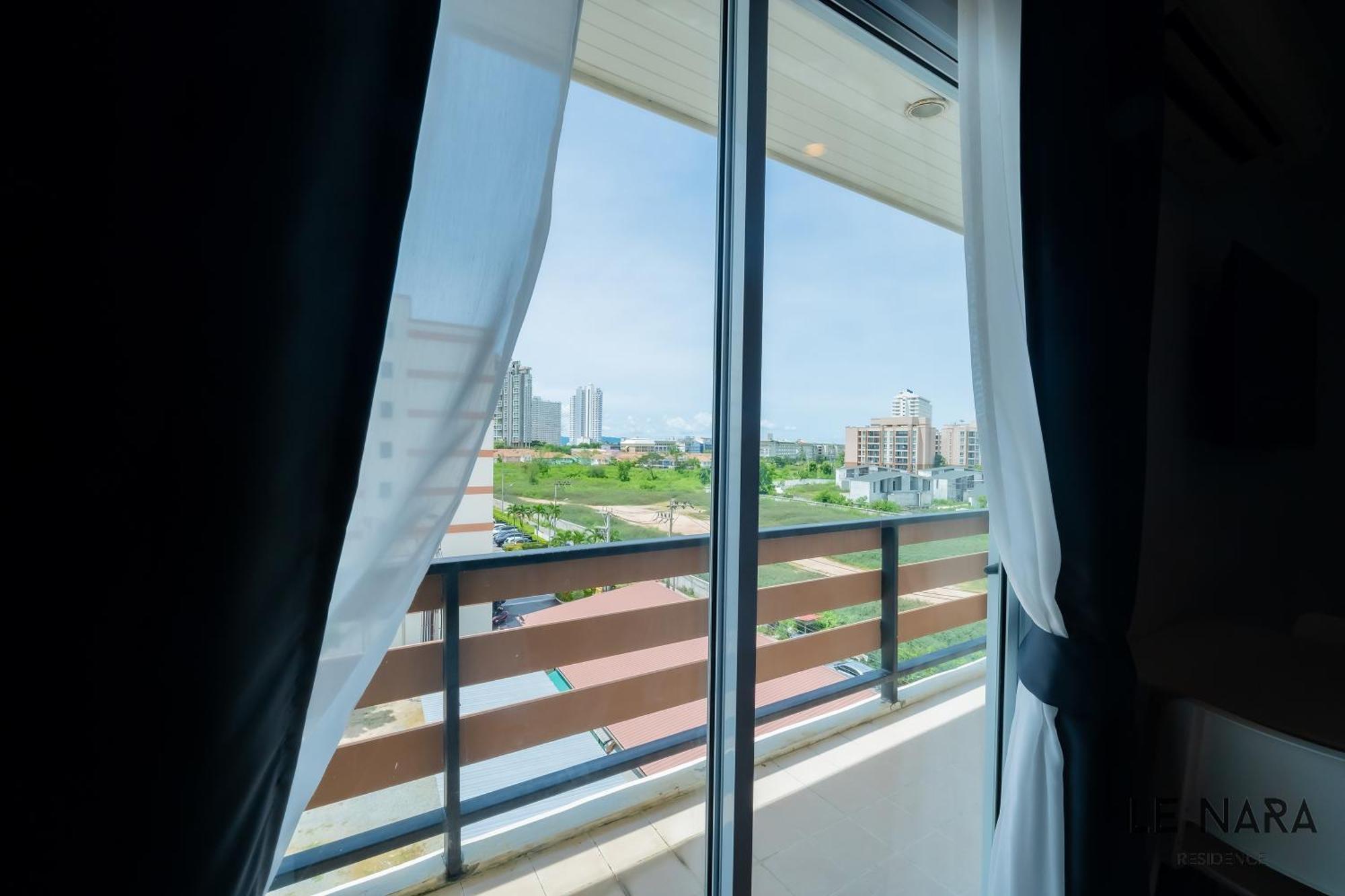 Le Nara Residence Pantai Jomtien Bagian luar foto